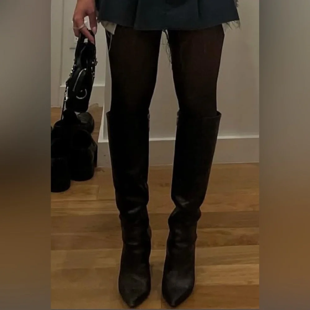 Black Boots size 7 great condition like new